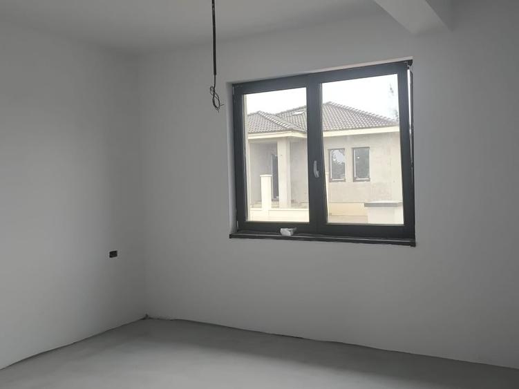 Casă individuală cu 3 camere cu Canalizare în Micro 16