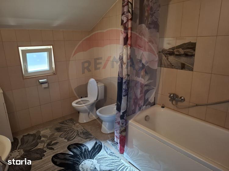 Casa / Vila cu 4 camere de vanzare - 6