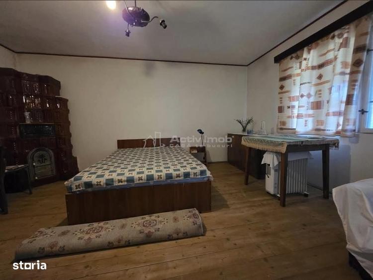 Casă cu 4 camere în Central