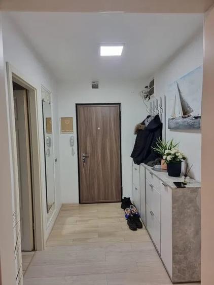 Apartament cu 3 camere decomandat, mobilat în Drumul Taberei