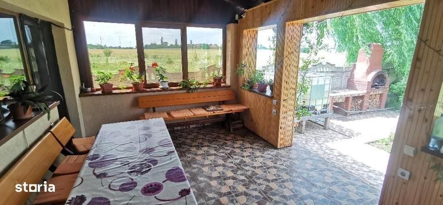 Casă cu 4 camere decomandat în Buda