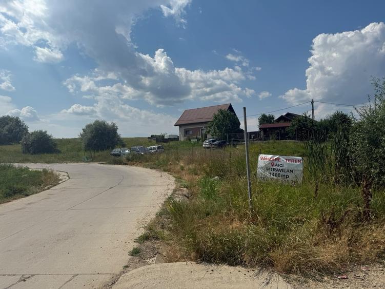 Teren de 1400 mp, în Valea Lupului