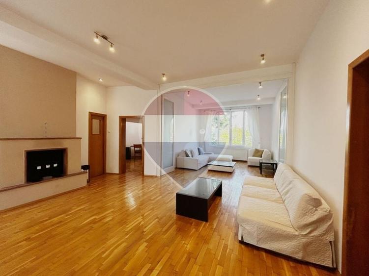 Apartament cu 3 camere semidecomandat, mobilat în Primăverii