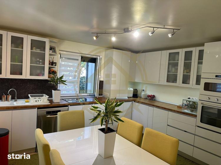 Casă cu 6 camere cu Teren 665 Mp în Corbeanca
