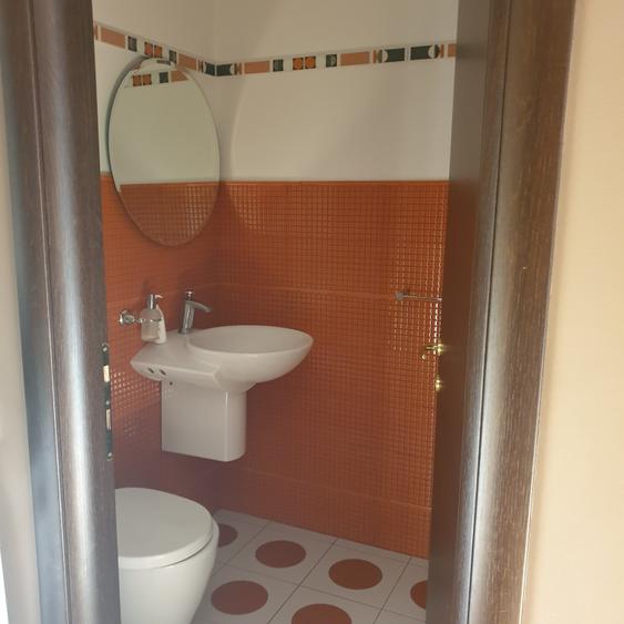 Apartament cu 3 camere decomandat în Sisești