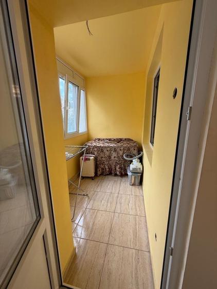 Apartament cu 4 camere semidecomandat în Rahova