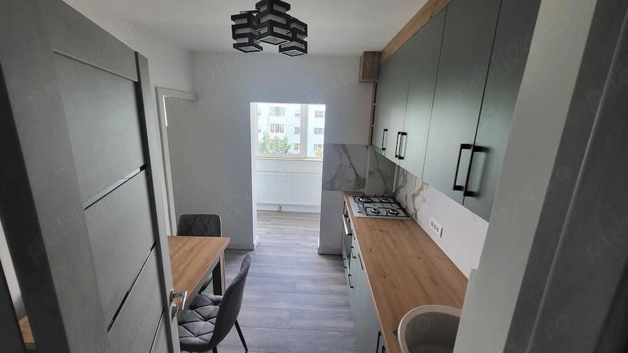 Apartament cu 2 camere decomandat în Tractorul