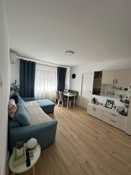 Apartament cu 2 camere nedecomandat în Decebal