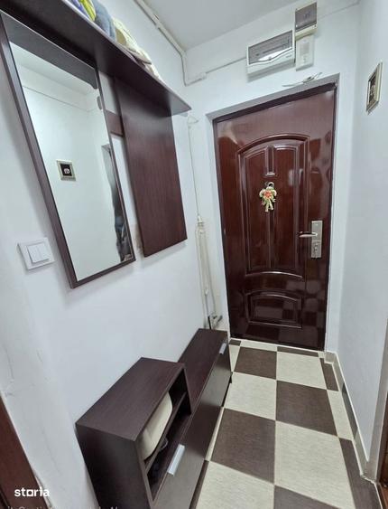 Apartament cu 2 camere semidecomandat în Micro 6