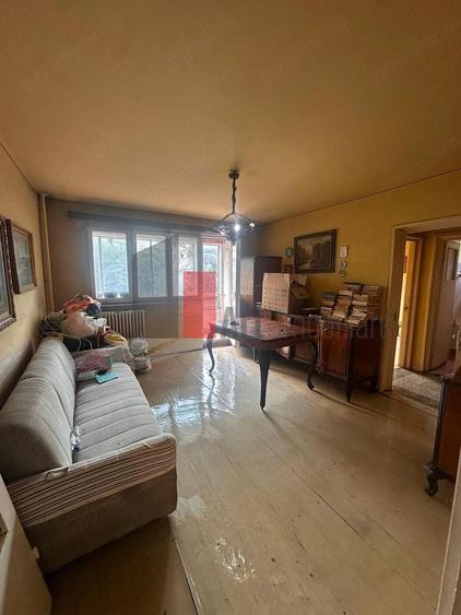 Apartament cu 2 camere decomandat în Drumul Taberei