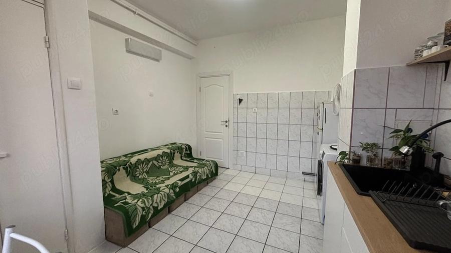 Garsonieră decomandată în Gruia