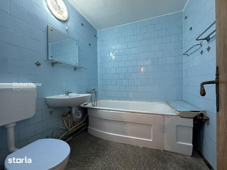 Apartament cu 3 camere decomandat în Vitan