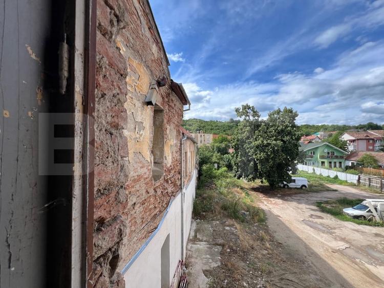 Spațiu comercial, de 900 mp, în Aiud
