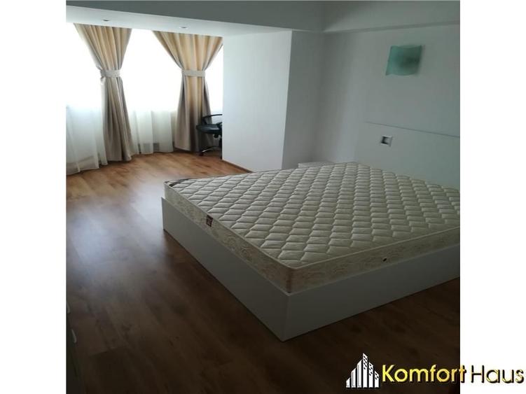 Apartament cu 3 camere decomandat în Ștefan cel Mare