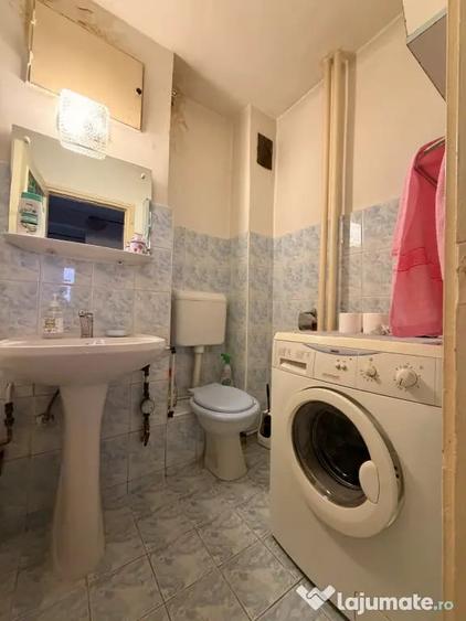 Apartament cu 2 camere decomandat în P-ța Victoriei