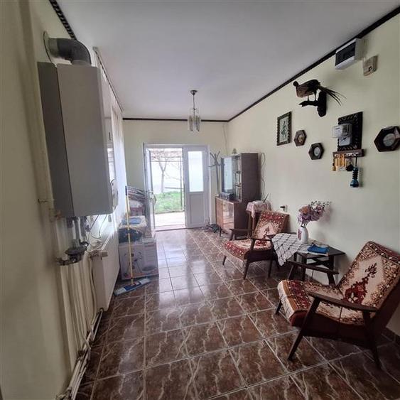 Casă individuală cu 4 camere cu Canalizare în Exterior Est