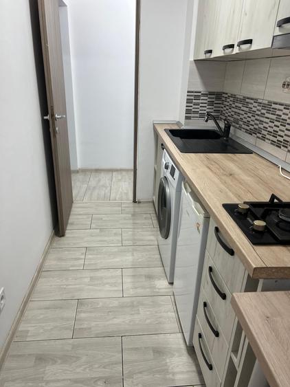 Apartament cu 3 camere semidecomandat în Drumul Taberei