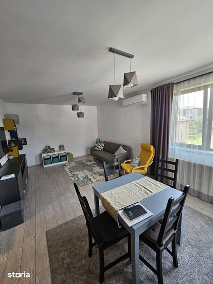 Apartament cu 3 camere decomandat în Dobroești