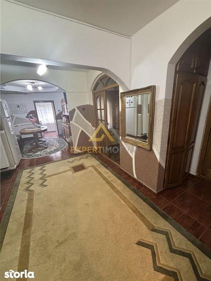 Apartament cu 4 camere în Vasile Alecsandri