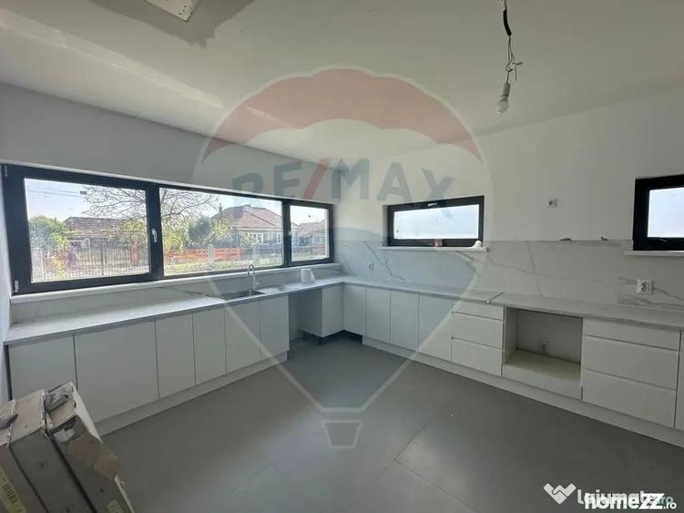 Casă cu 4 camere cu Teren 718 Mp în Lăpuș