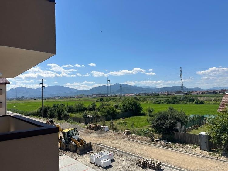 Apartament cu 2 camere decomandat în Sânpetru
