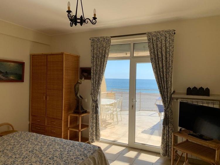 Apartament cu 4 camere decomandat, mobilat în Nord