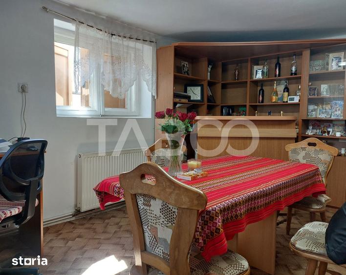 Casă cu 3 camere decomandat cu Teren 516 Mp în Rășinari