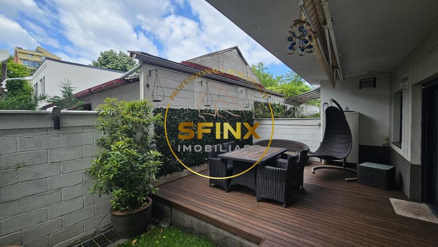 Apartament cu 3 camere decomandat, mobilat în Polonă