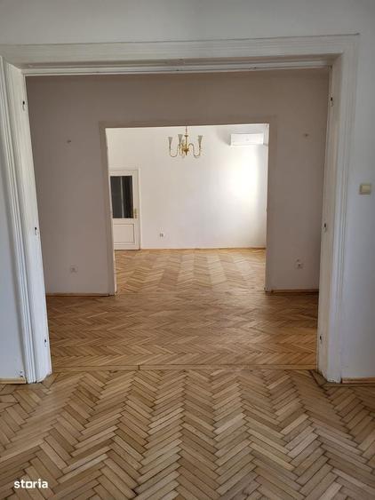 Casă cu 4 camere în Unirii
