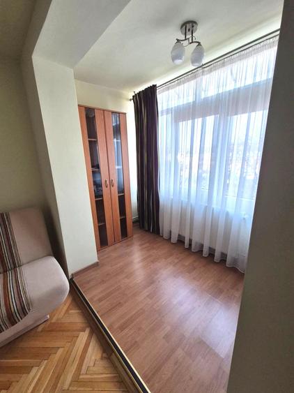 Apartament cu 4 camere decomandat în Dumbrava 2
