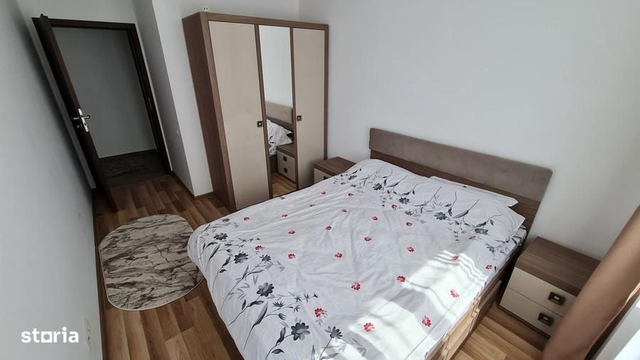 Apartament cu 3 camere decomandat în Metalurgiei