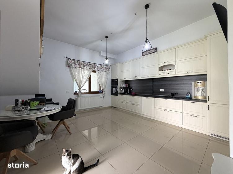 Casa individuala 4 camere, 220 mp utili, 400 mp teren, renovat integra - 1