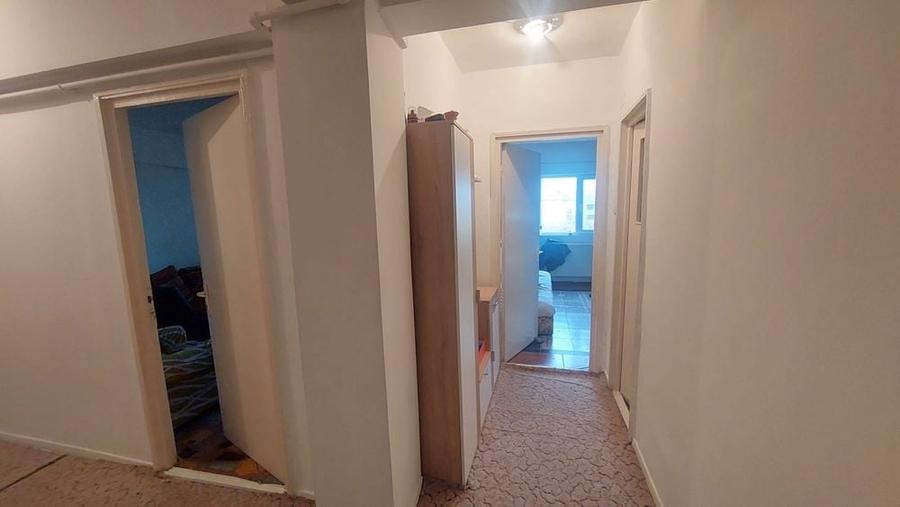 Apartament cu 4 camere semidecomandat în Ultracentral