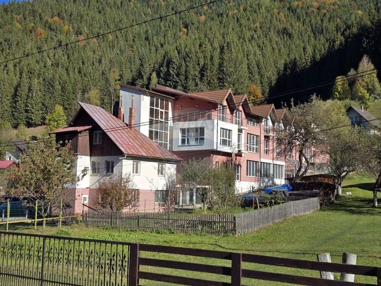 Casă cu Teren 2140 Mp în Moieciu