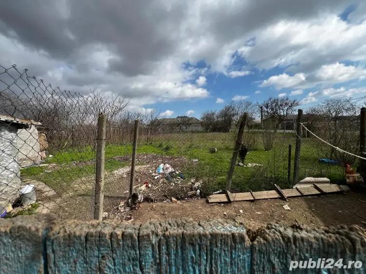 Casă cu 5 camere cu Teren 1260 Mp în Jurilovca