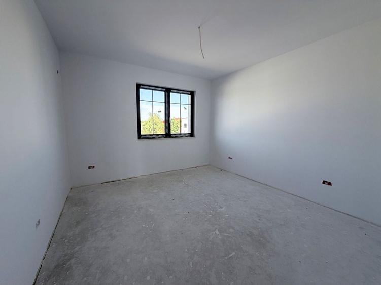 Duplex cu 5 camere cu Canalizare în Buziașului