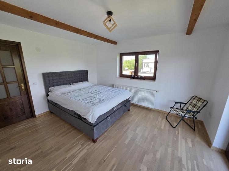 Casă cu 4 camere cu Teren 800 Mp în Stupini