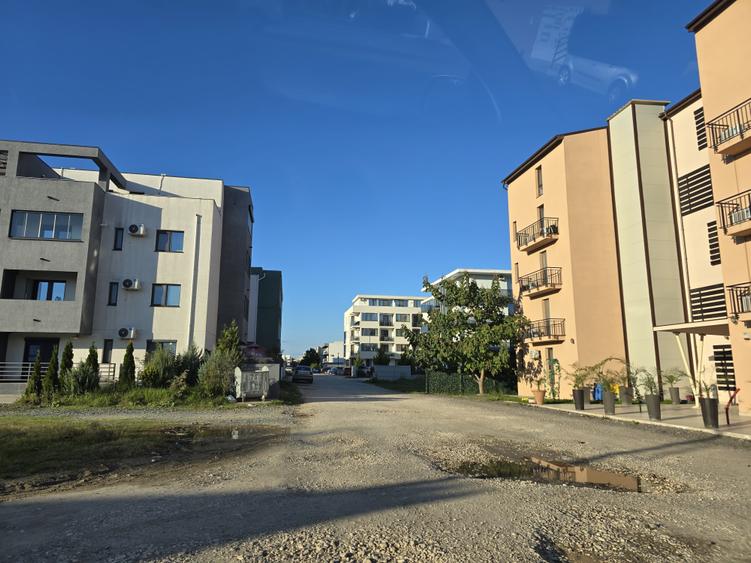 Teren Construcții intravilan de 600 mp, în Nord