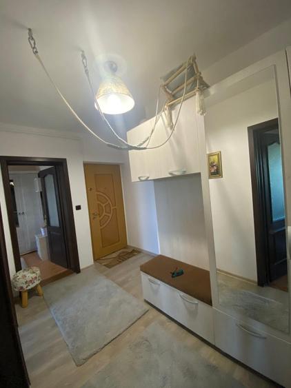 Apartament cu 2 camere decomandat în Zorilor