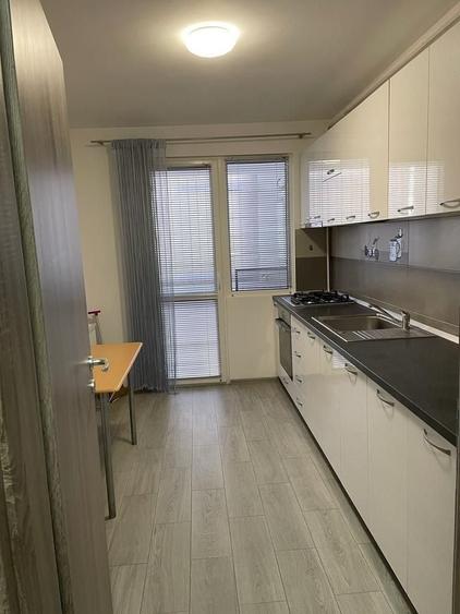 Apartament cu 3 camere decomandat în Dobroești