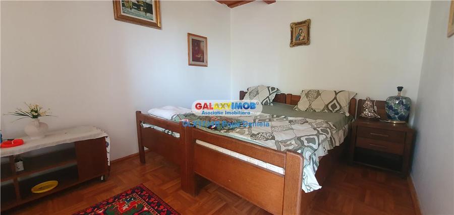 Casă cu 5 camere cu Teren 2400 Mp în Sărulești