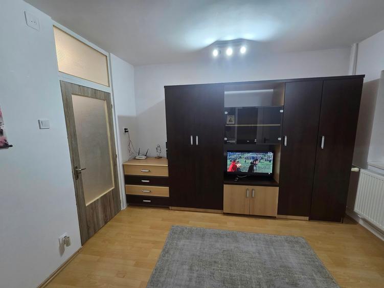 Garsonieră semidecomandată în Tei