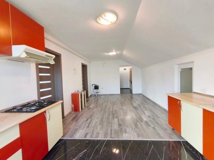 Apartament cu 4 camere decomandat, mobilat în UTA