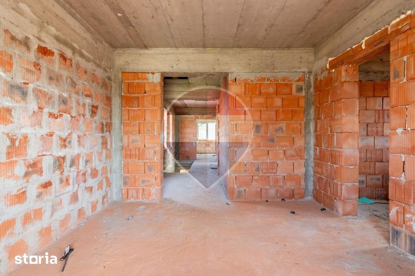 Casă cu 5 camere cu Teren 264 Mp în Central