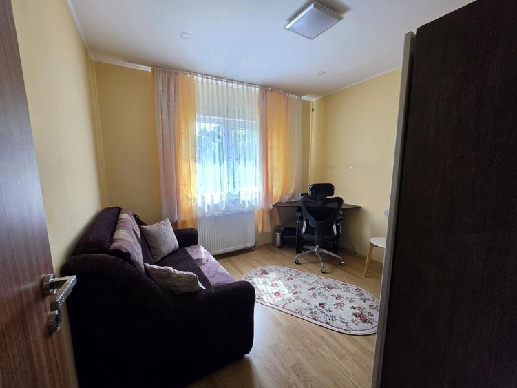 Apartament cu 3 camere decomandat, mobilat în Zorilor