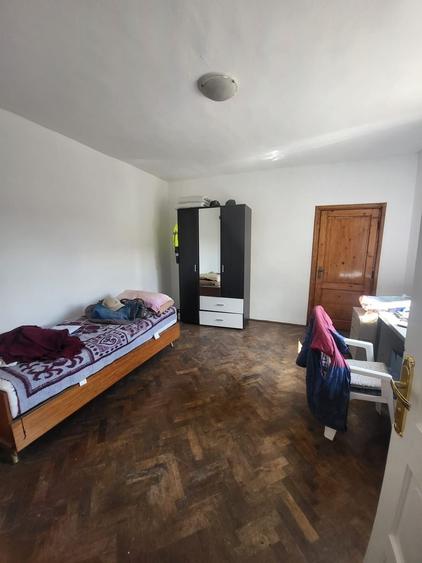 Casă individuală cu 5 camere cu Canalizare în Câlnic