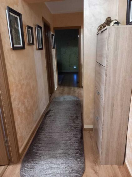Apartament cu 4 camere decomandat în Central