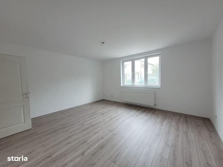 Spațiu comercial, de 100 mp, în Gruia