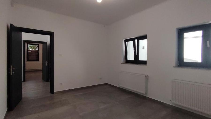 Casă cu 5 camere cu Teren 300 Mp în Unirii