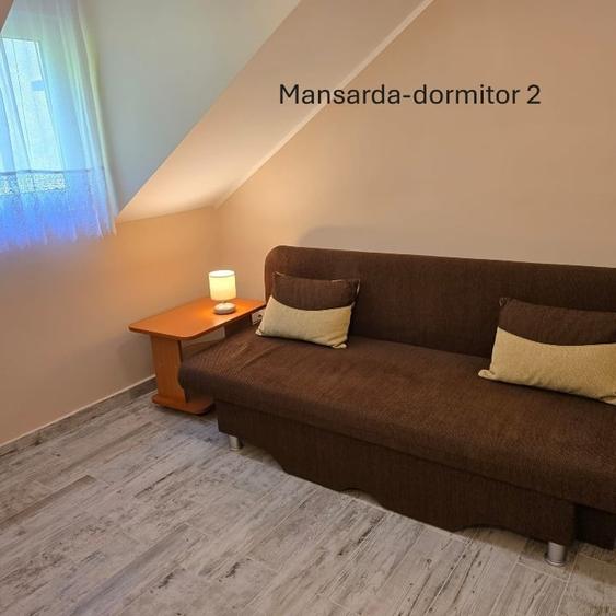 Casă individuală cu 5 camere cu Teren 935 Mp în Central
